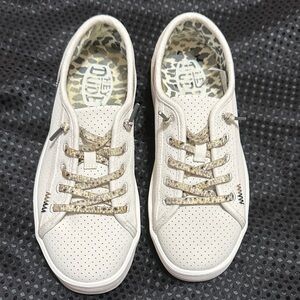 Hey Dude Women's Cream Sneakers